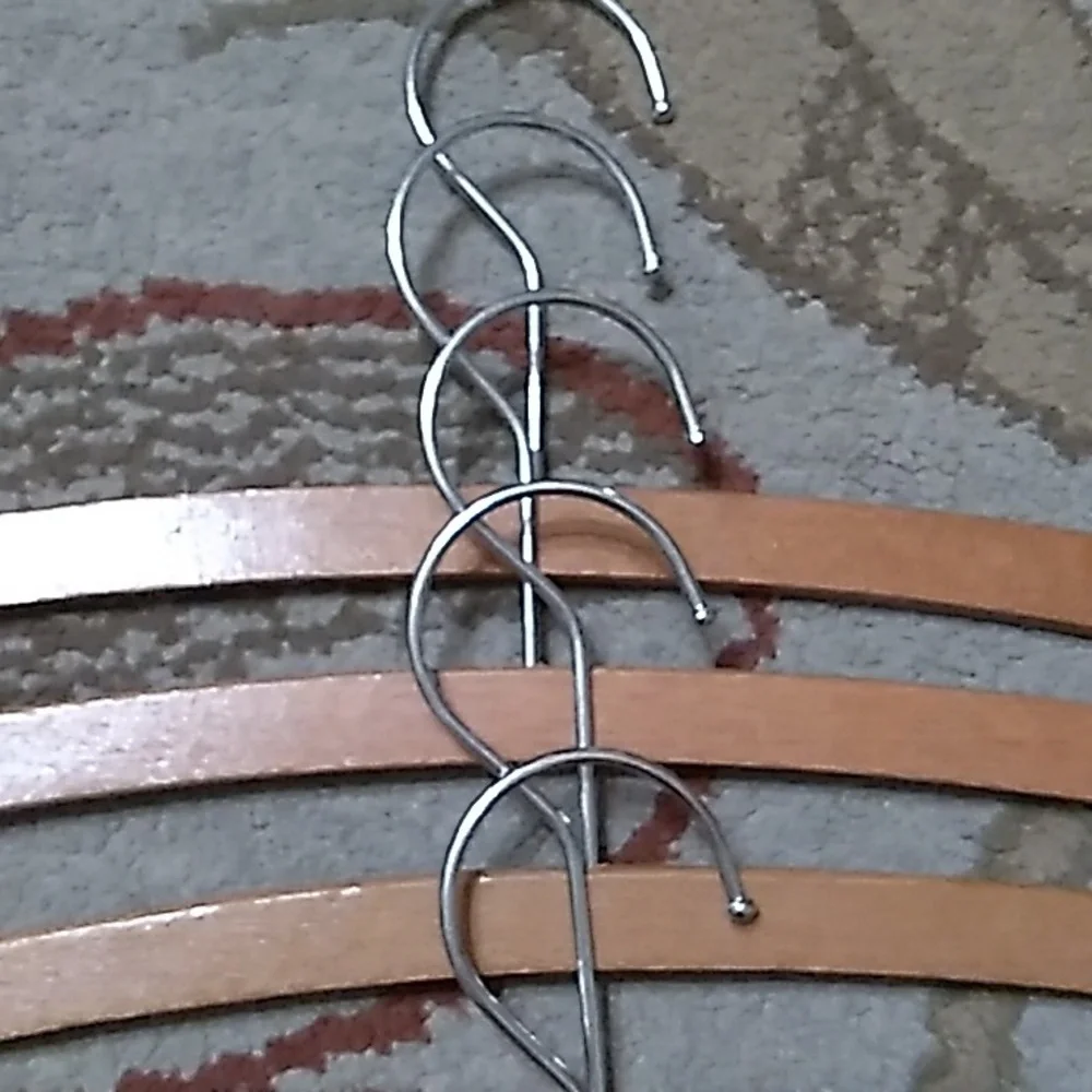 5 wooden hangers